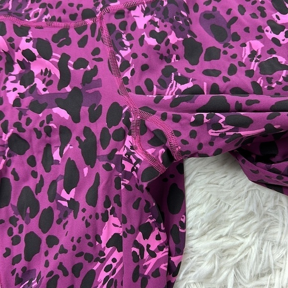 Lululemon Base Pace High-Rise Running Tight 25" Cheetah Camo Magenta Purple Mult - Picture 2 of 6